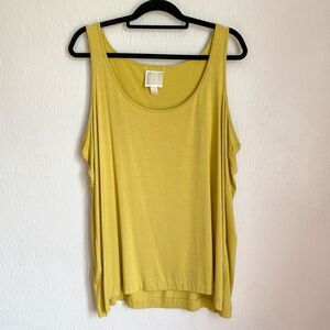 Wynne Layers Women's 2X Flowy Chartreuse Yellow Sleeveless Tank Top Side Slits